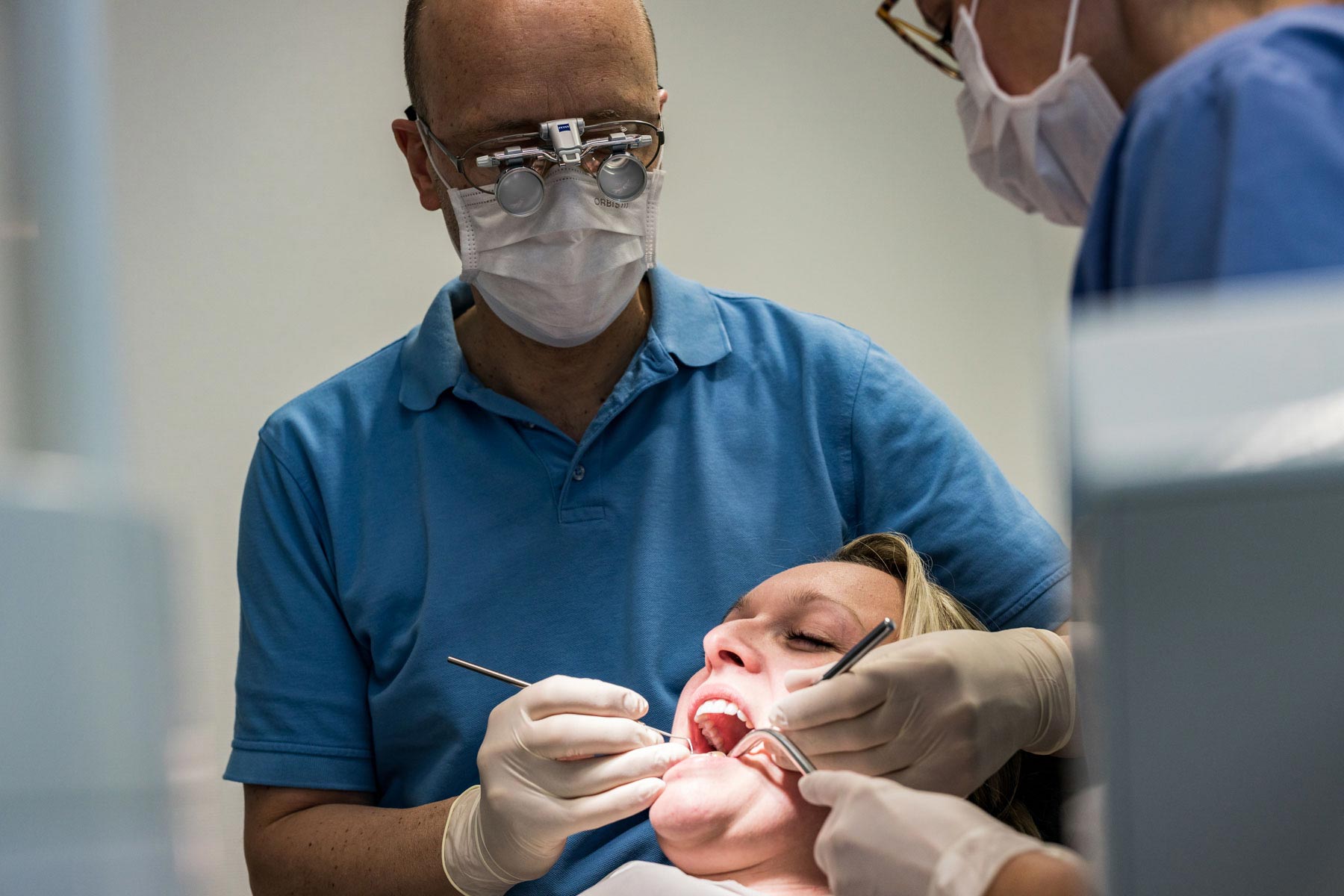 Als familiärer Hauszahnarzt kümmern wir uns um alle Fragen rund um die Zähne.iele 