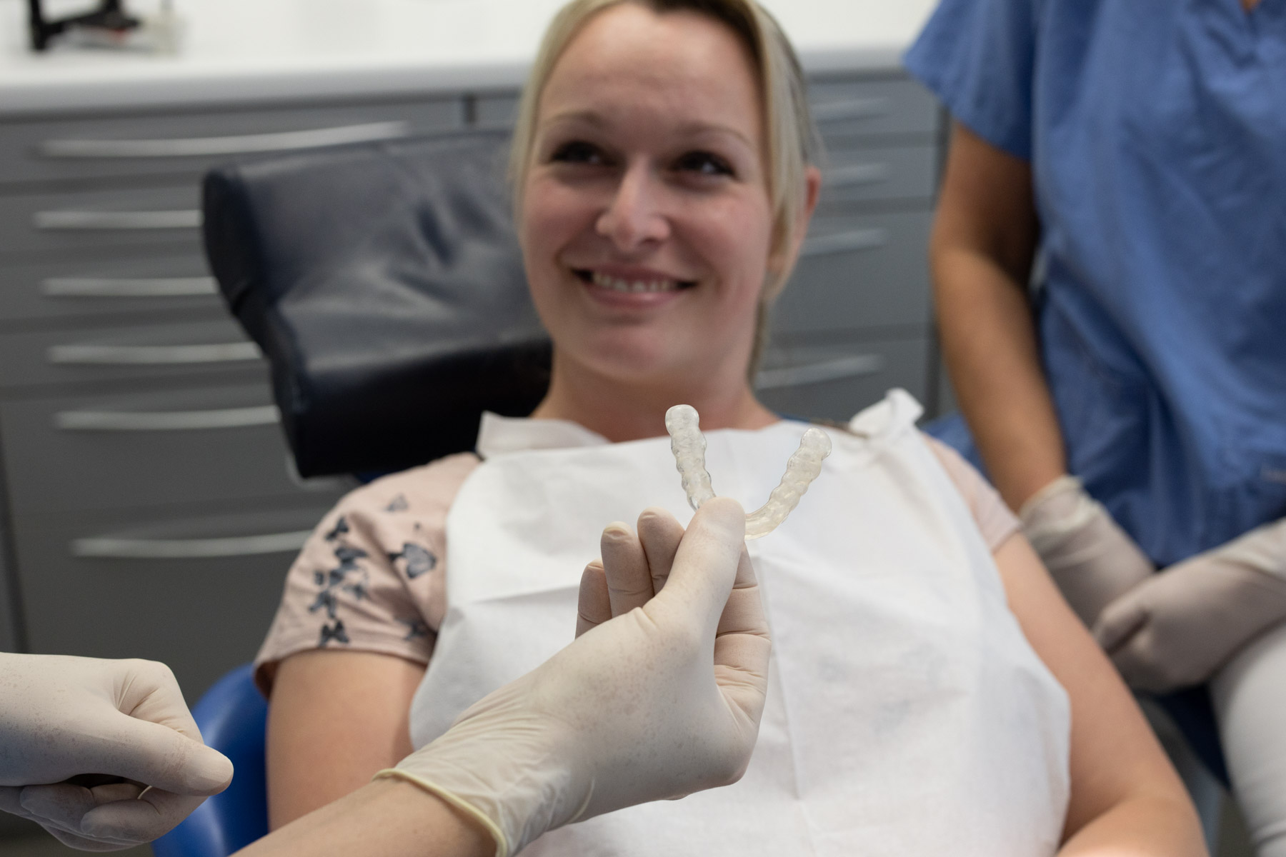 Eine kleine Schiene hilft gegen das Zahnknirschen und andere Beeinträchtigungen
